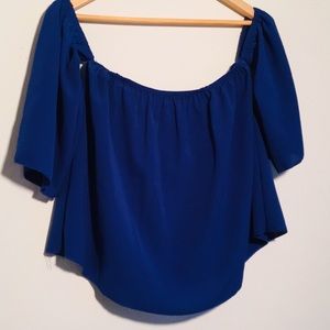 Off the shoulder top💙✨NWOT